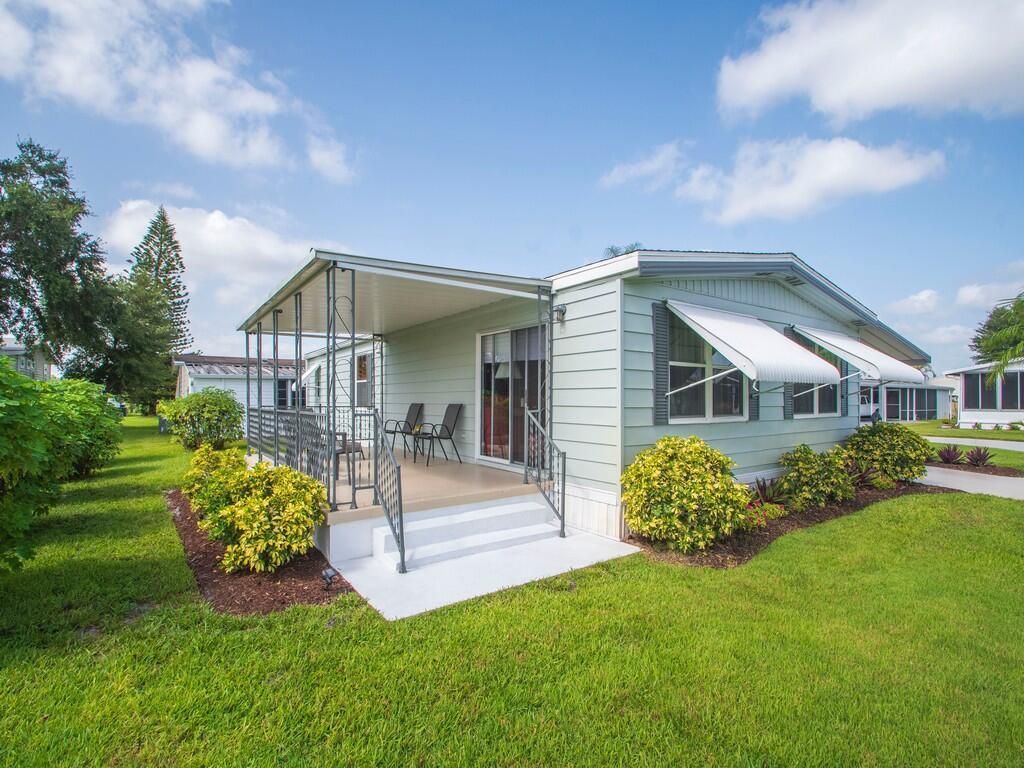 174 NE Emerald Drive
