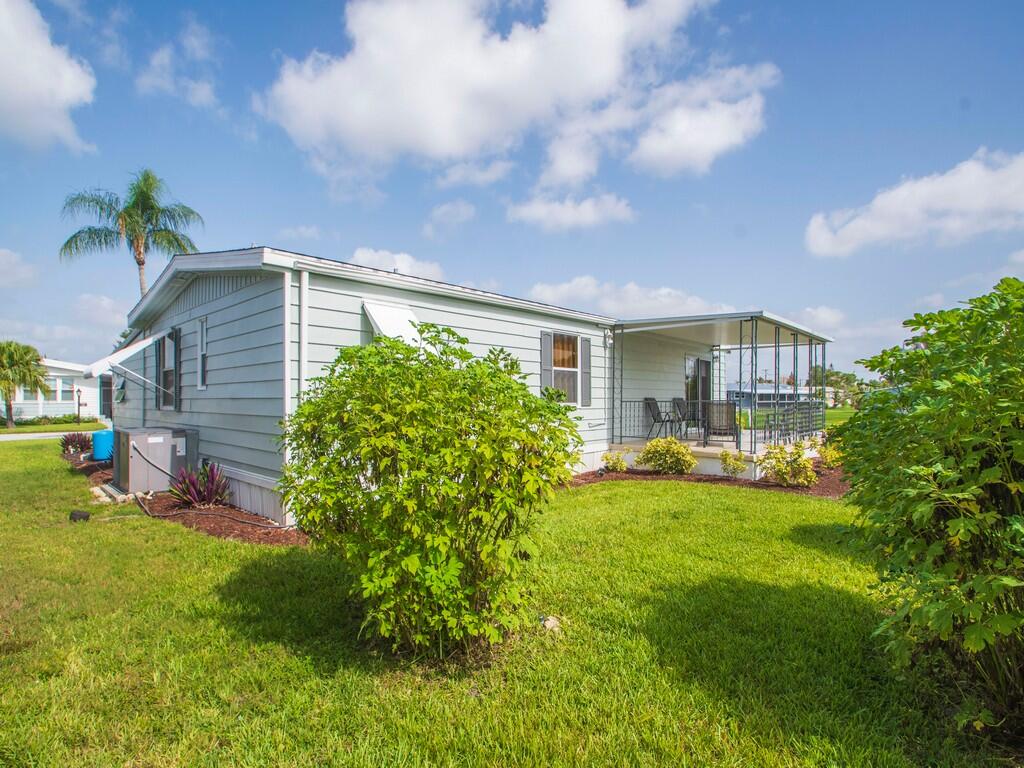 174 NE Emerald Drive