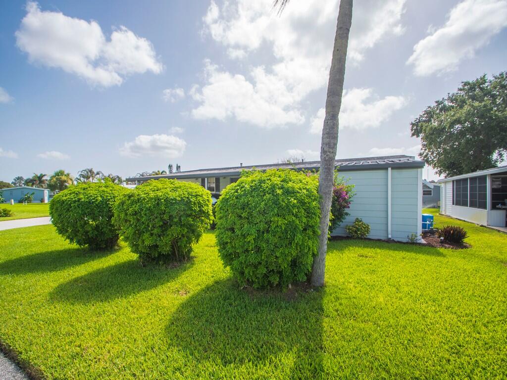 174 NE Emerald Drive