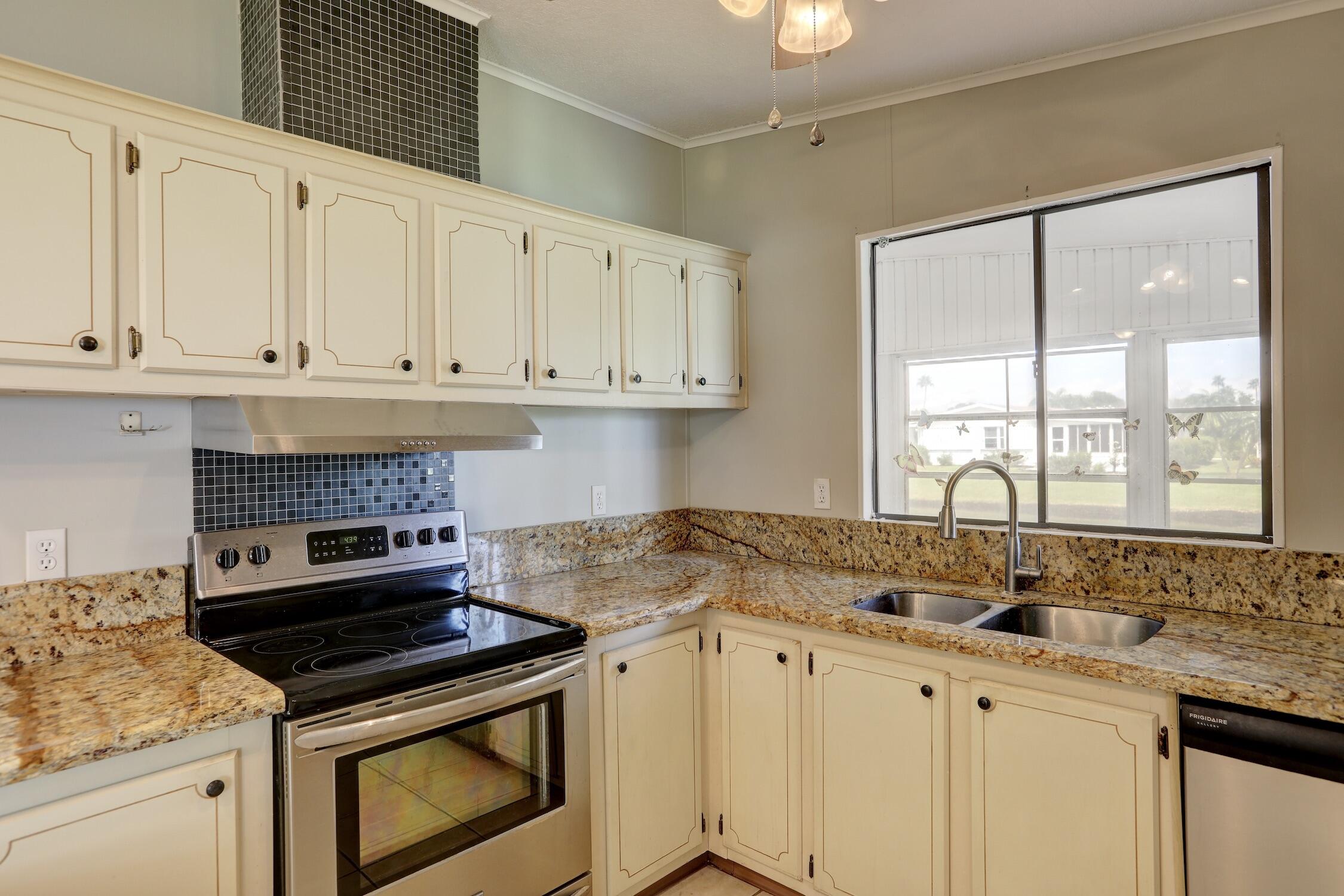8471 Schefflera Court, Port St. Lucie