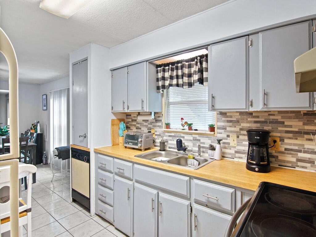 183 W Caribbean, Port St. Lucie