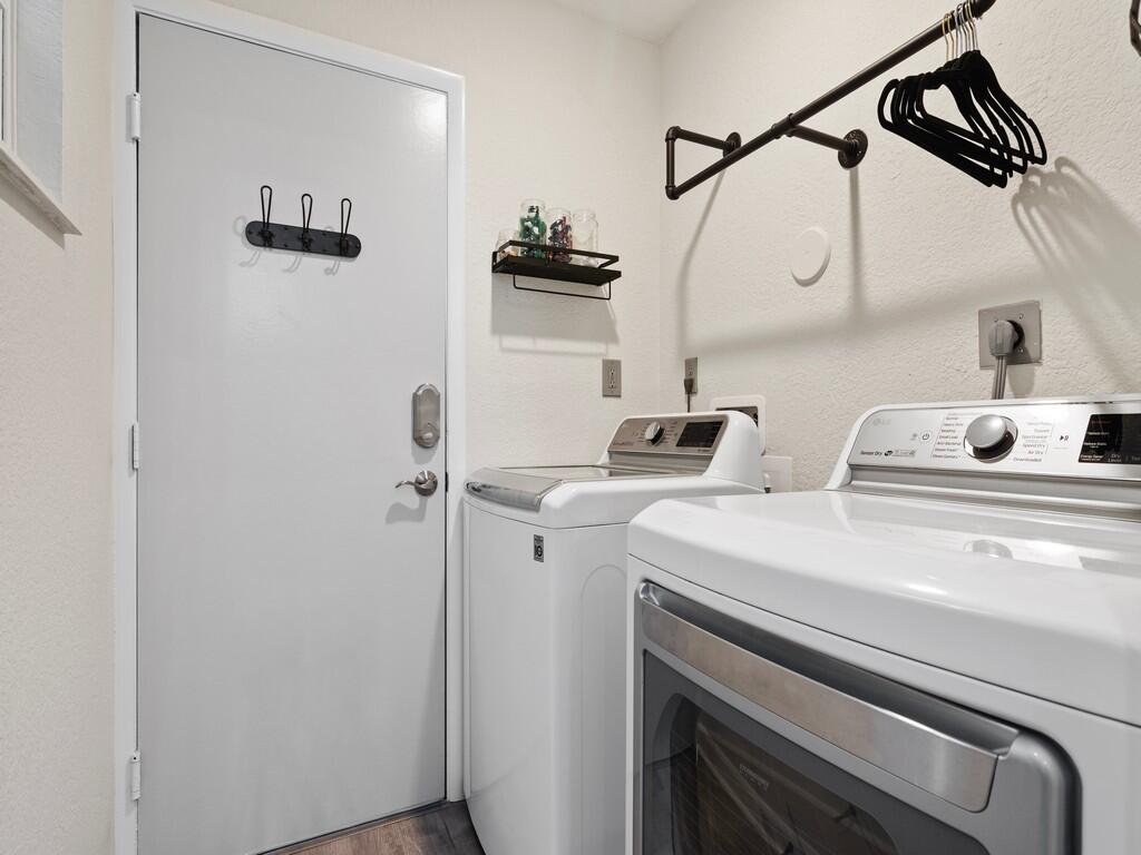 3870 SW Whispering Sound Drive