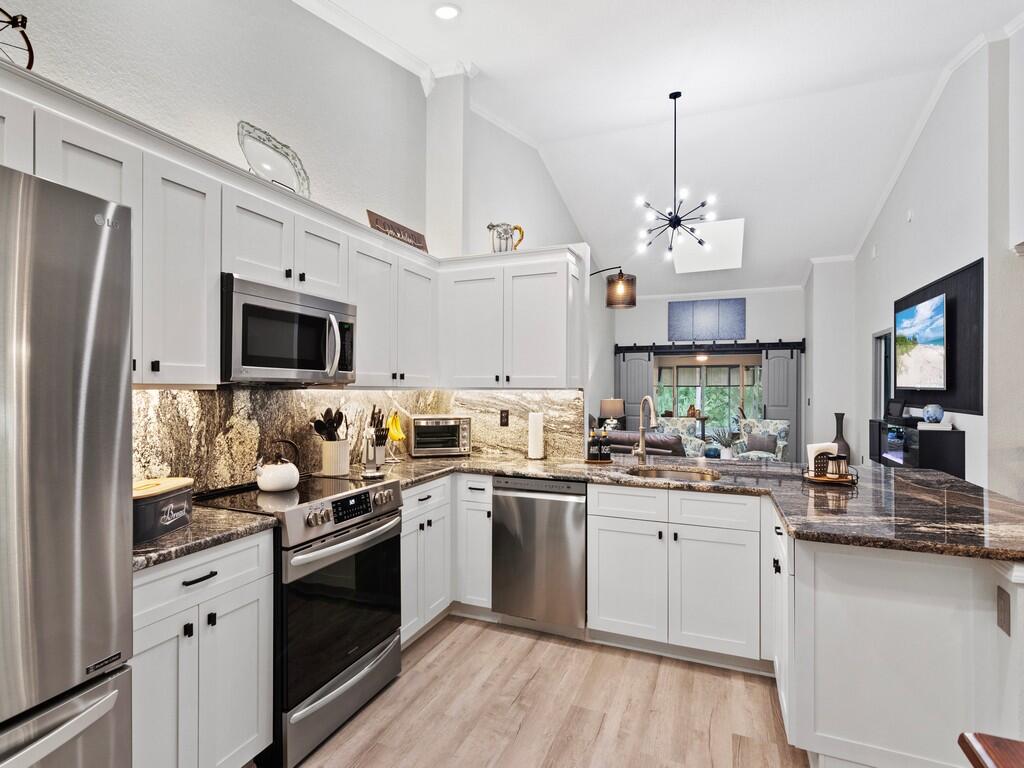 3870 SW Whispering Sound Drive