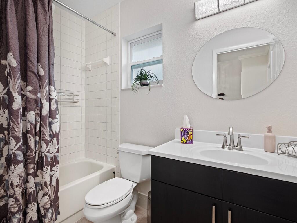 3870 SW Whispering Sound Drive