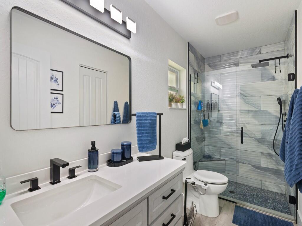 3870 SW Whispering Sound Drive