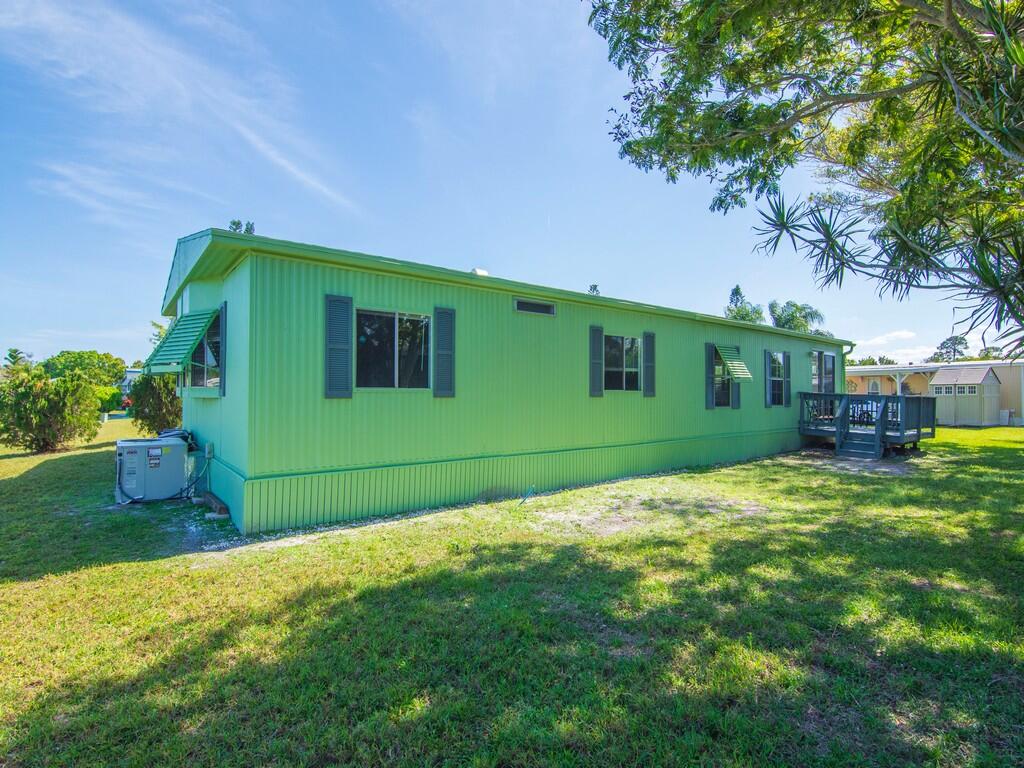 11 El Segundo, Port St. Lucie
