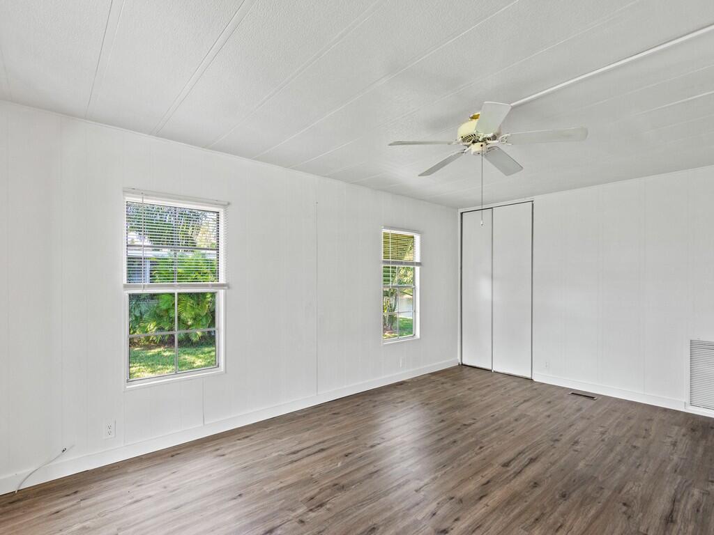 11 El Segundo, Port St. Lucie