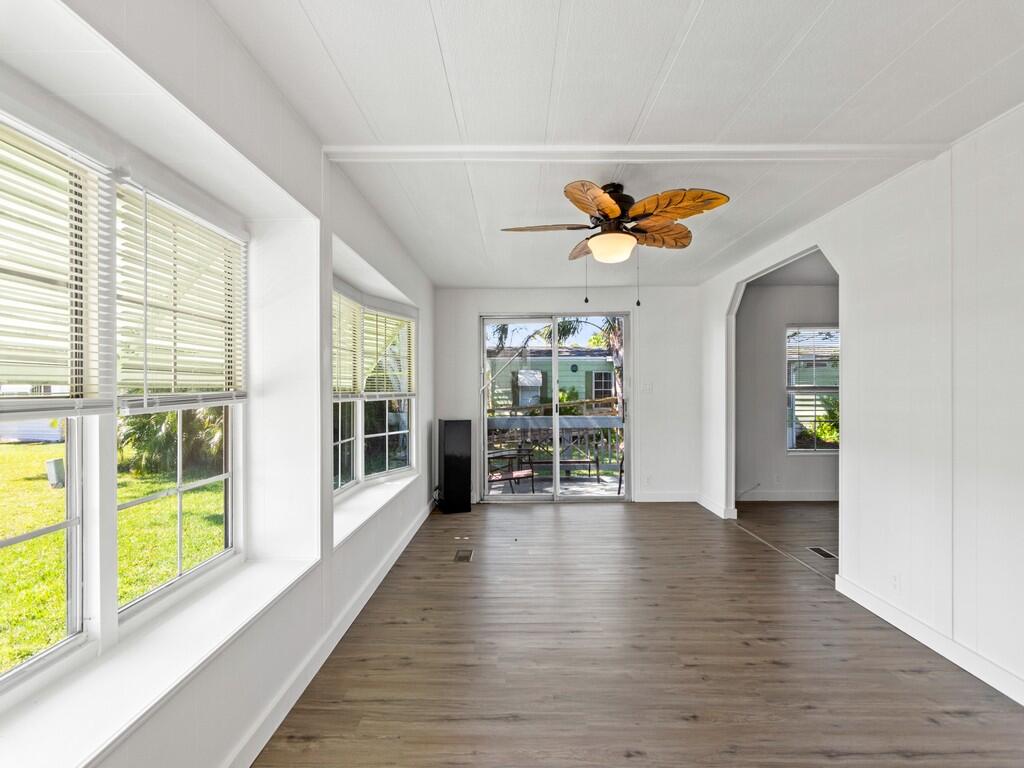 11 El Segundo, Port St. Lucie