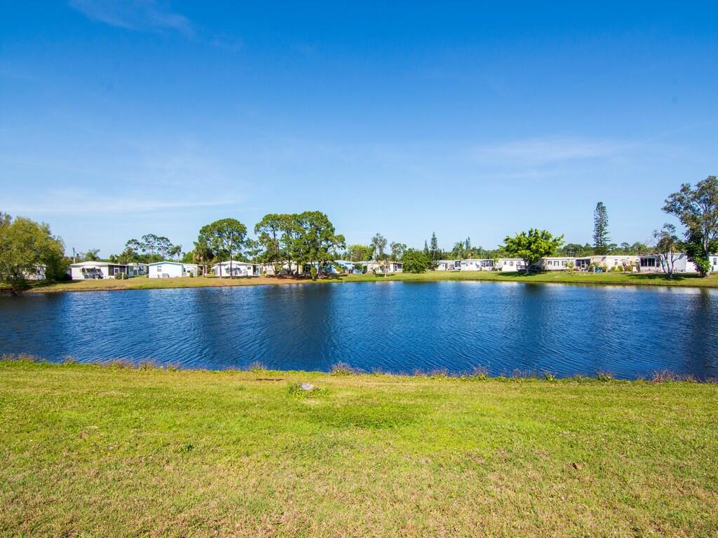11 El Segundo, Port St. Lucie