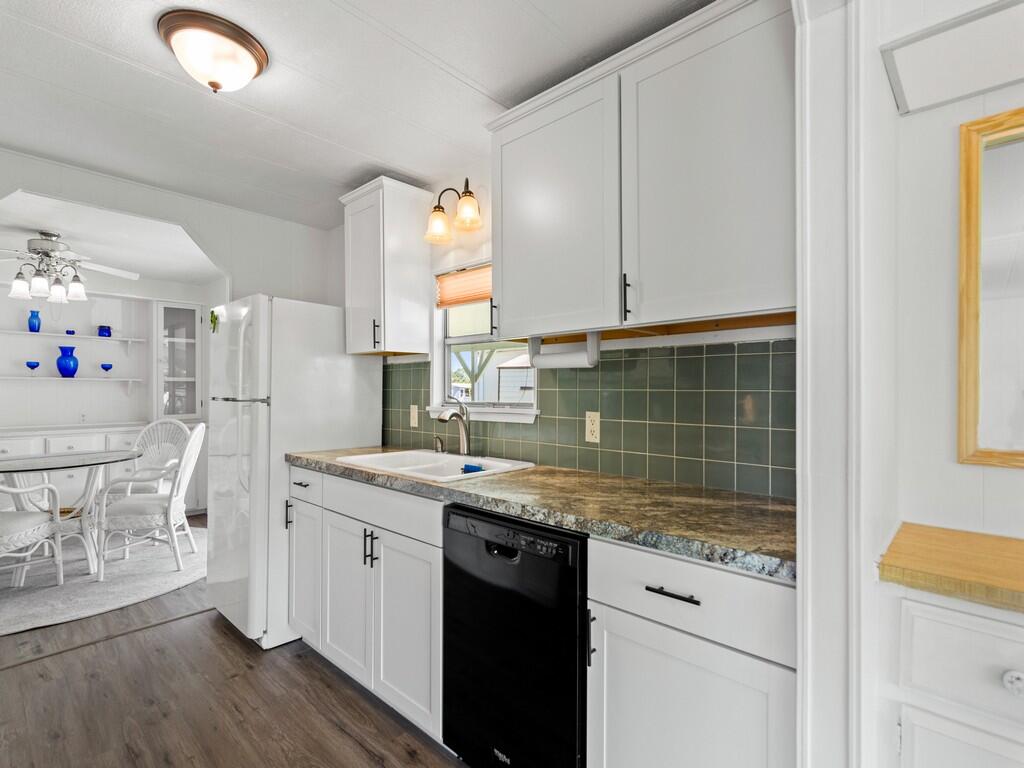 11 El Segundo, Port St. Lucie