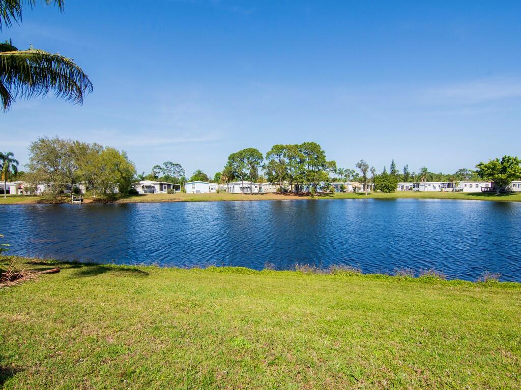 11 El Segundo, Port St. Lucie