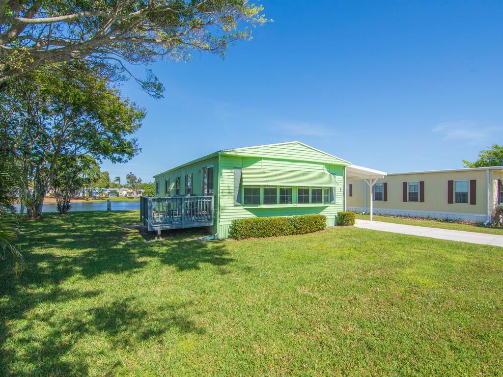 11 El Segundo, Port St. Lucie