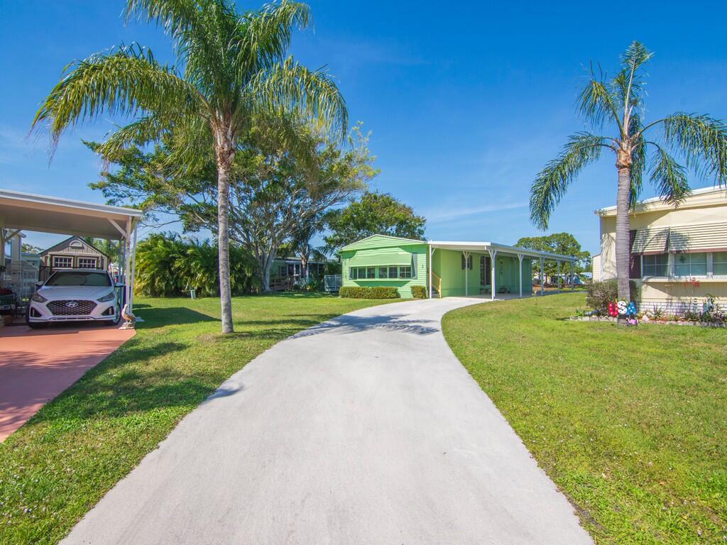 11 El Segundo, Port St. Lucie