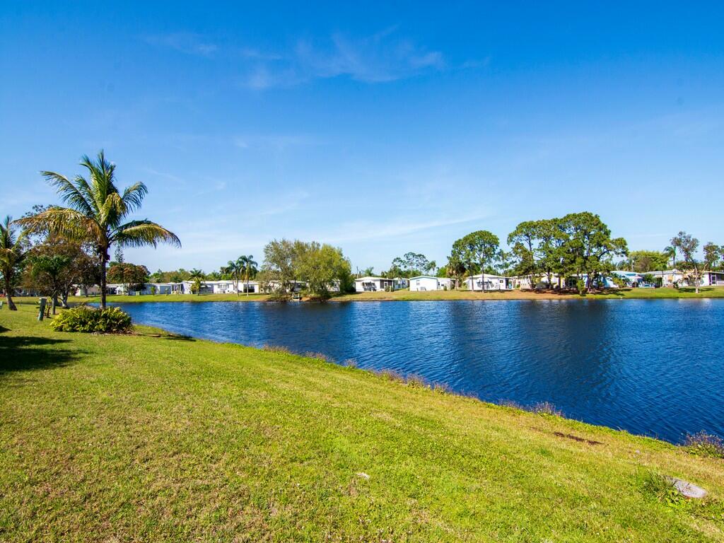 11 El Segundo, Port St. Lucie