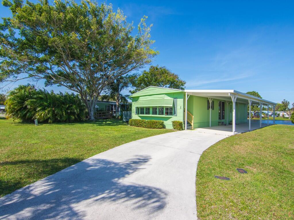 11 El Segundo, Port St. Lucie