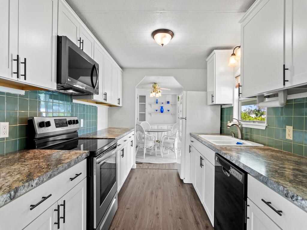 11 El Segundo, Port St. Lucie