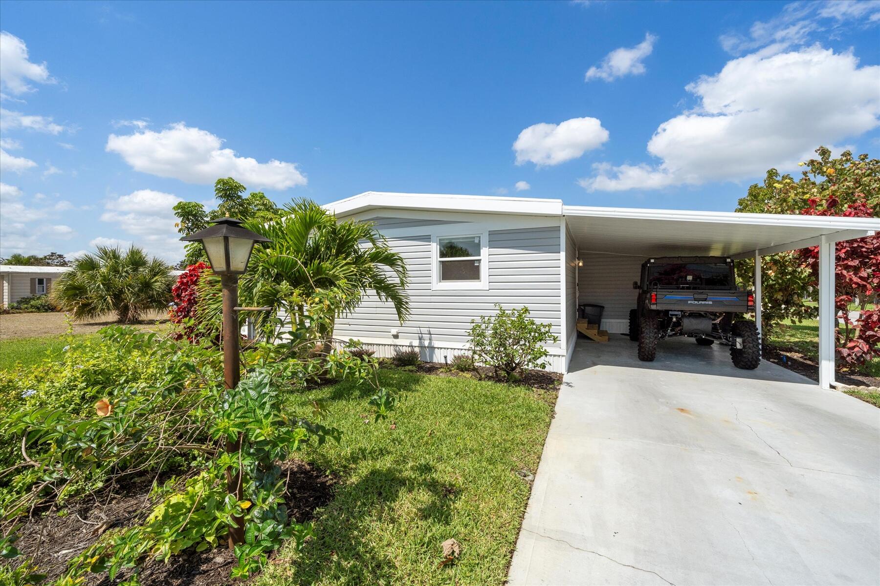 372 NE Jade Circle