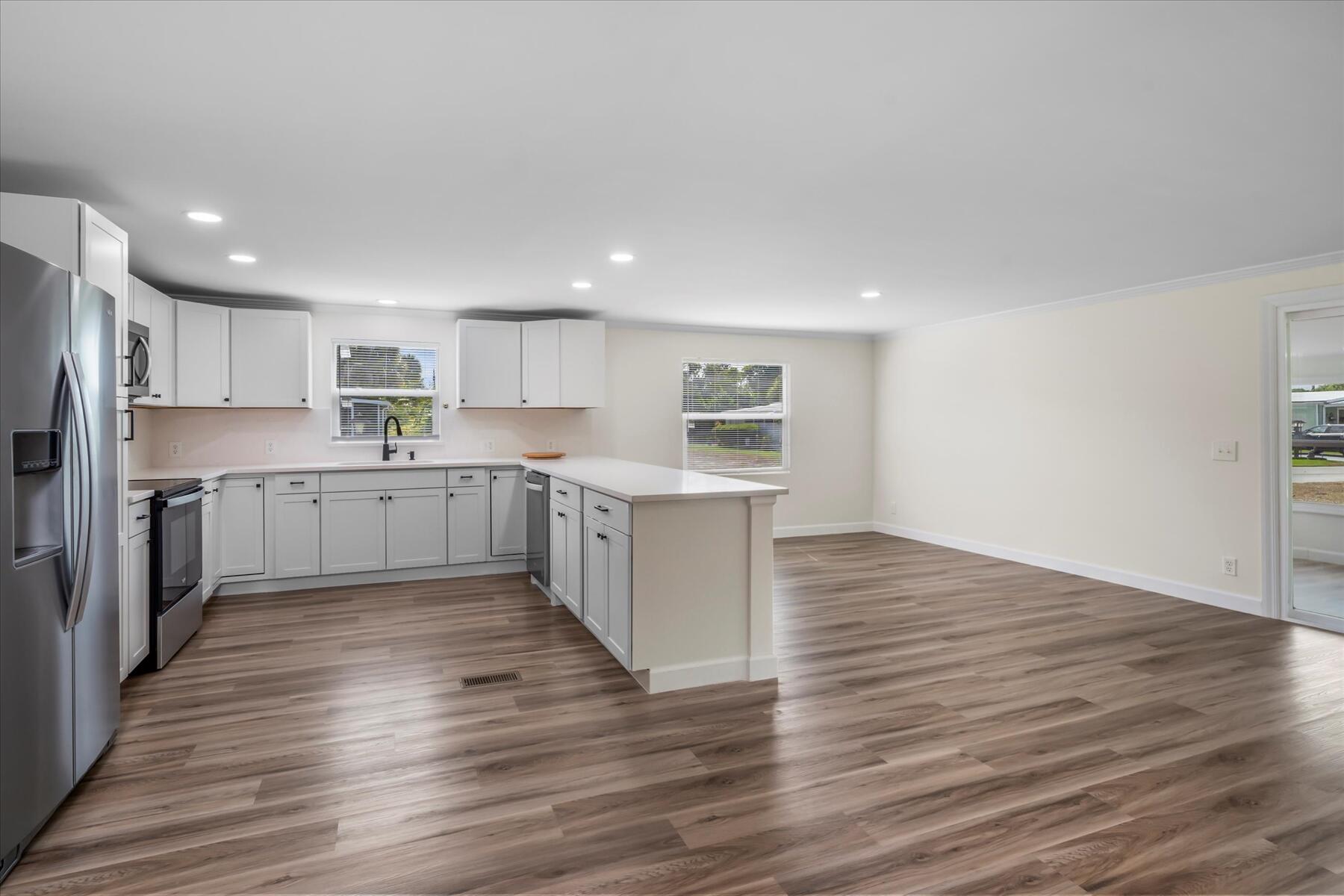 372 NE Jade Circle