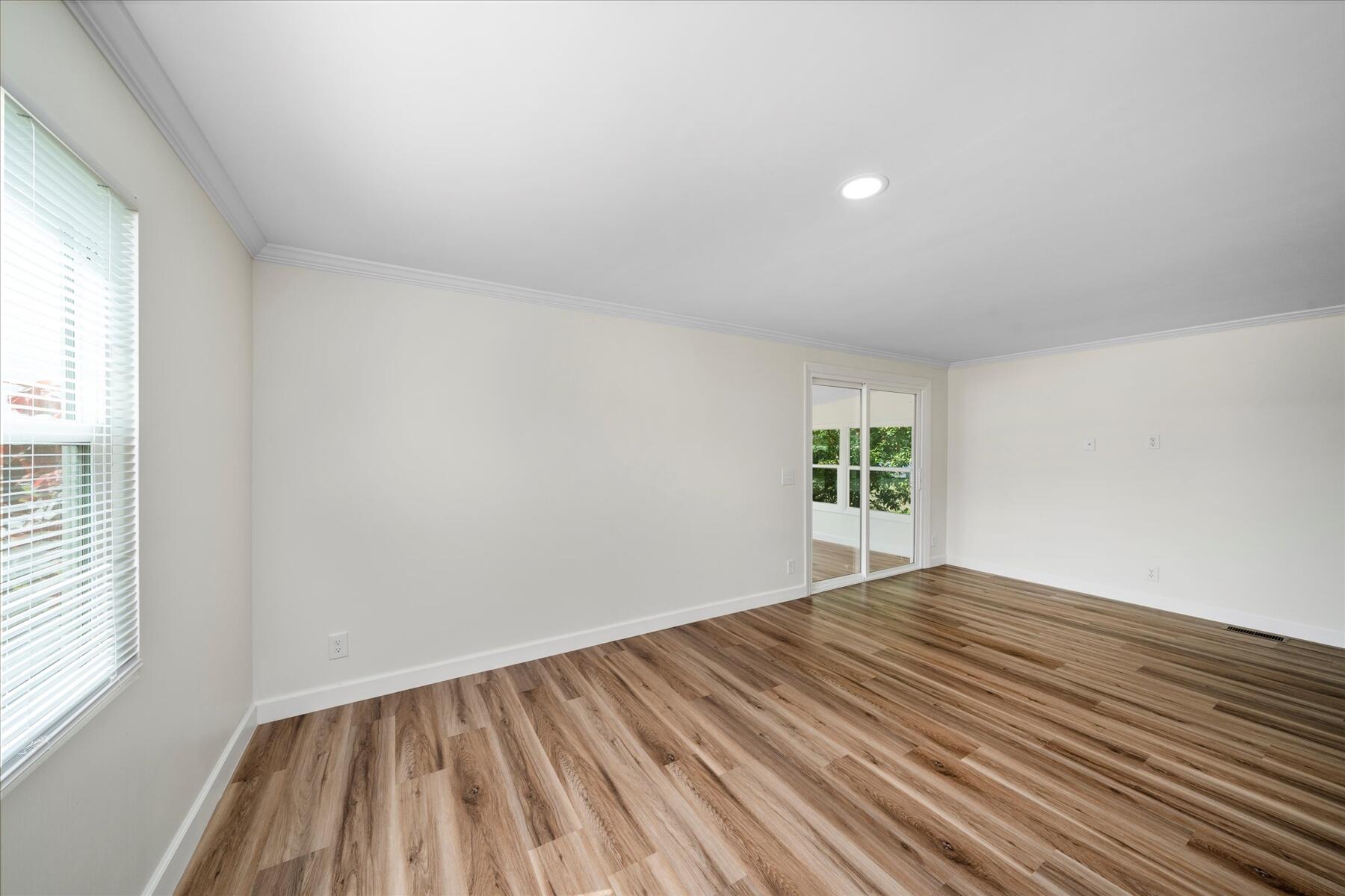 372 NE Jade Circle