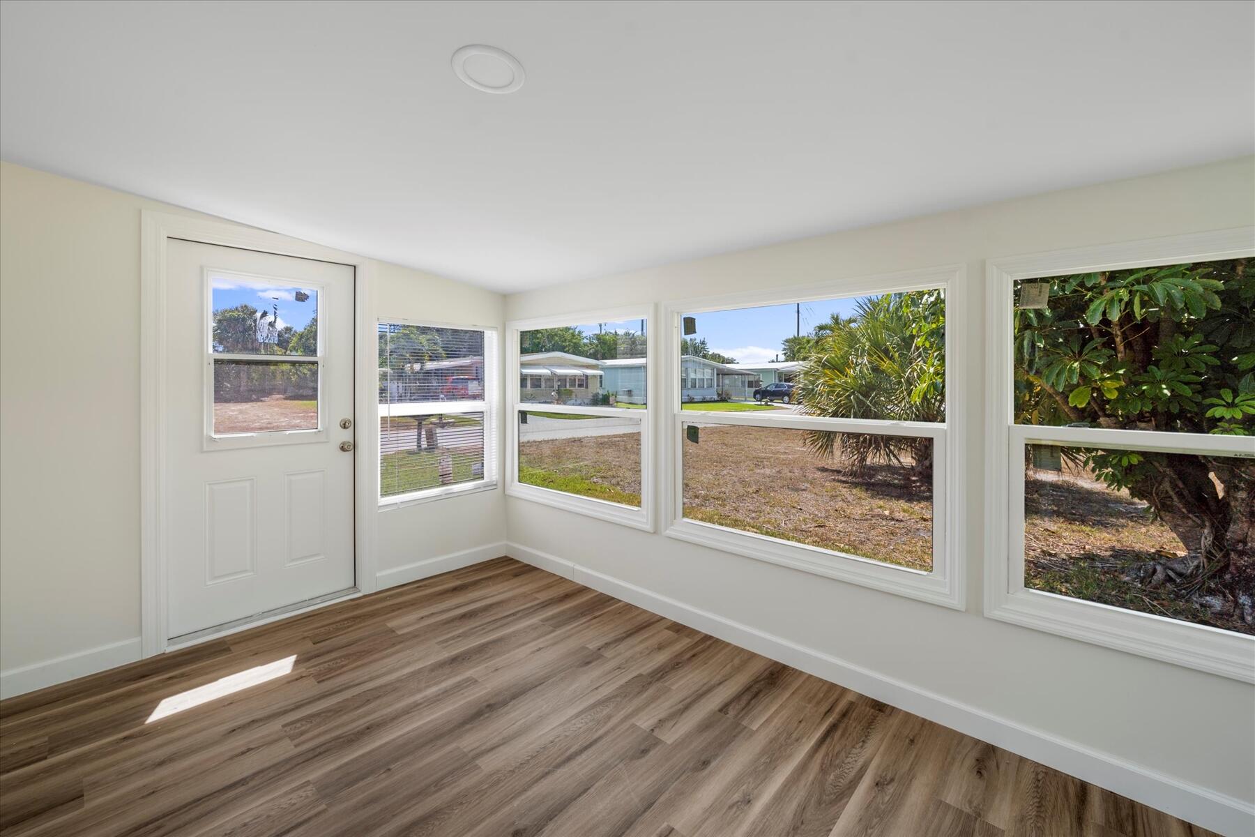 372 NE Jade Circle