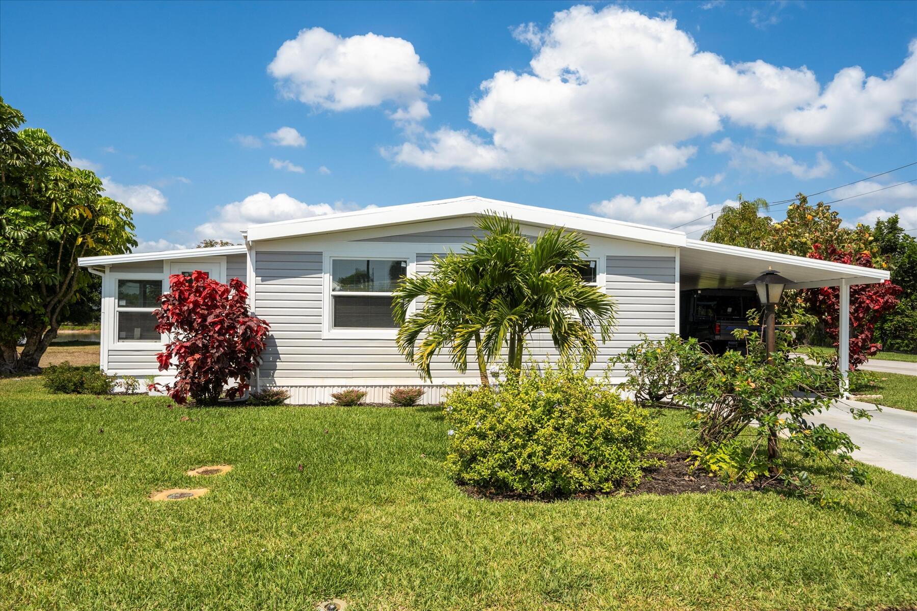 372 NE Jade Circle