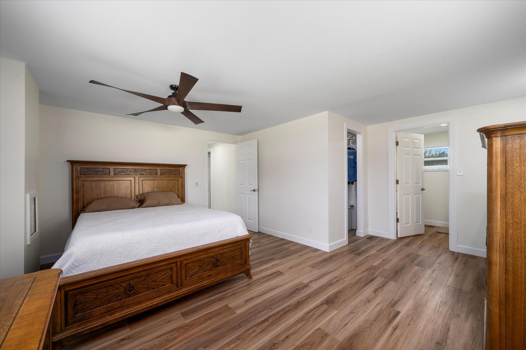 372 NE Jade Circle