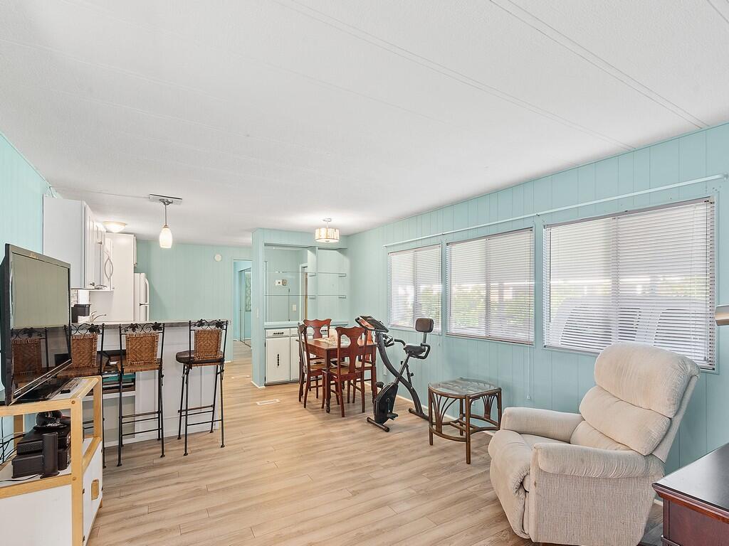 102 N Warner Drive