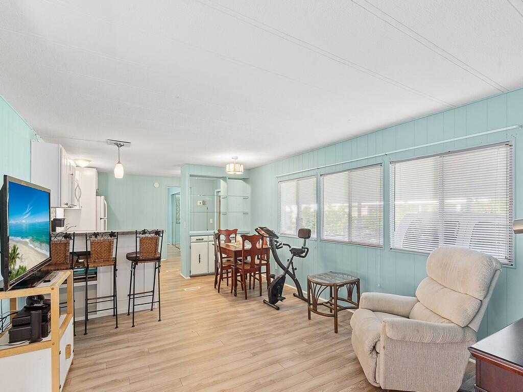 102 N Warner Drive