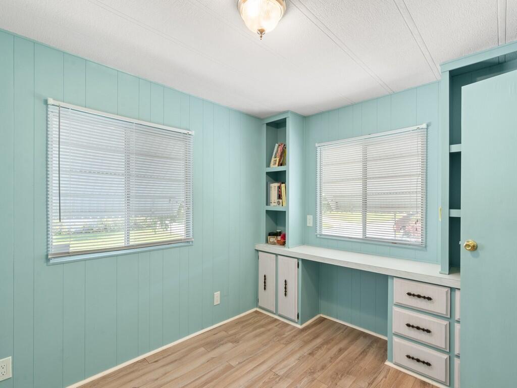 102 N Warner Drive