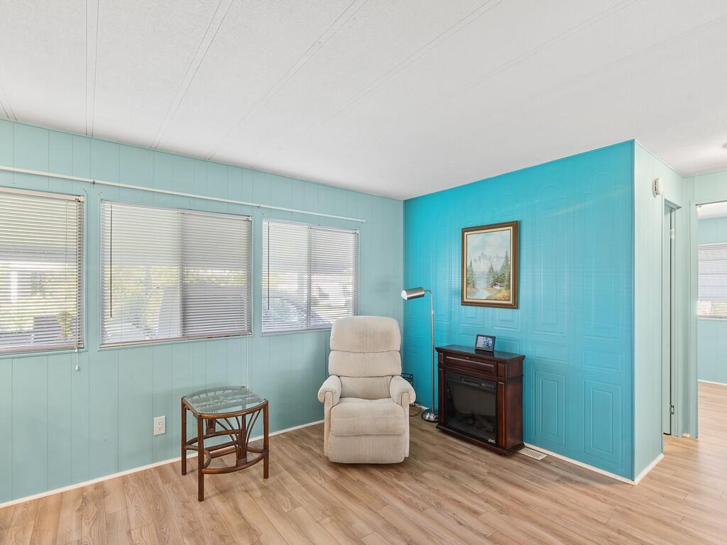 102 N Warner Drive