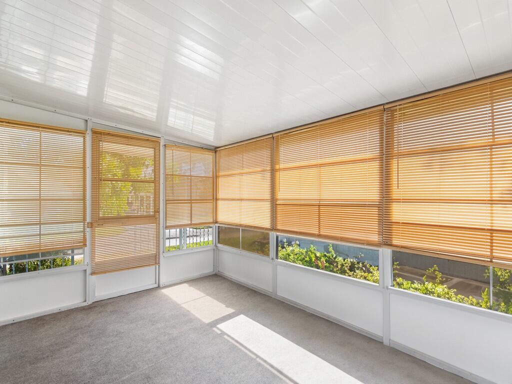 102 N Warner Drive