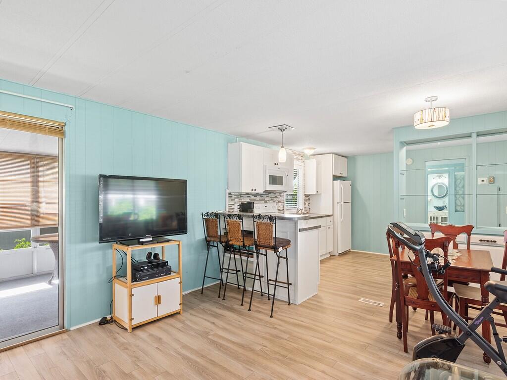 102 N Warner Drive