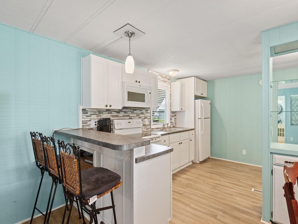 102 N Warner Drive