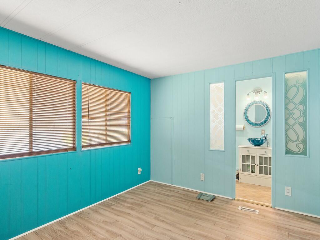 102 N Warner Drive