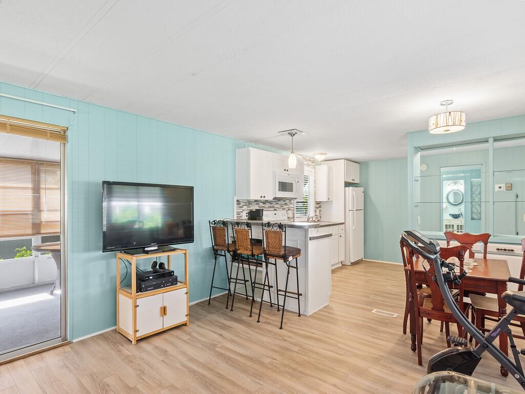 102 N Warner Drive