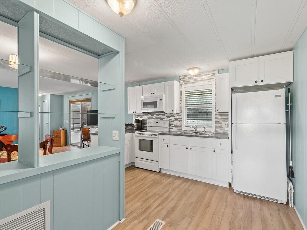 102 N Warner Drive