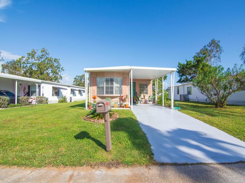 211 West Caribbean, Port St. Lucie