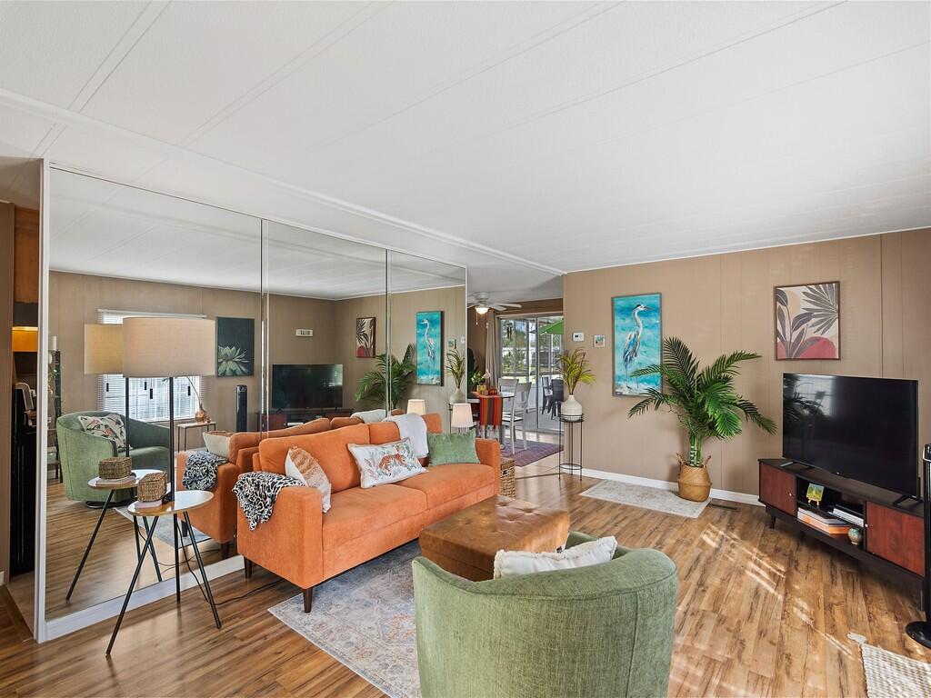 211 West Caribbean, Port St. Lucie