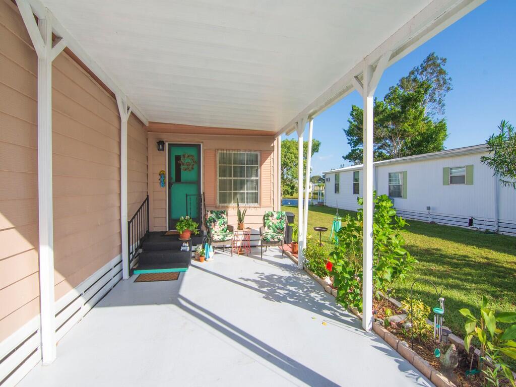 211 West Caribbean, Port St. Lucie