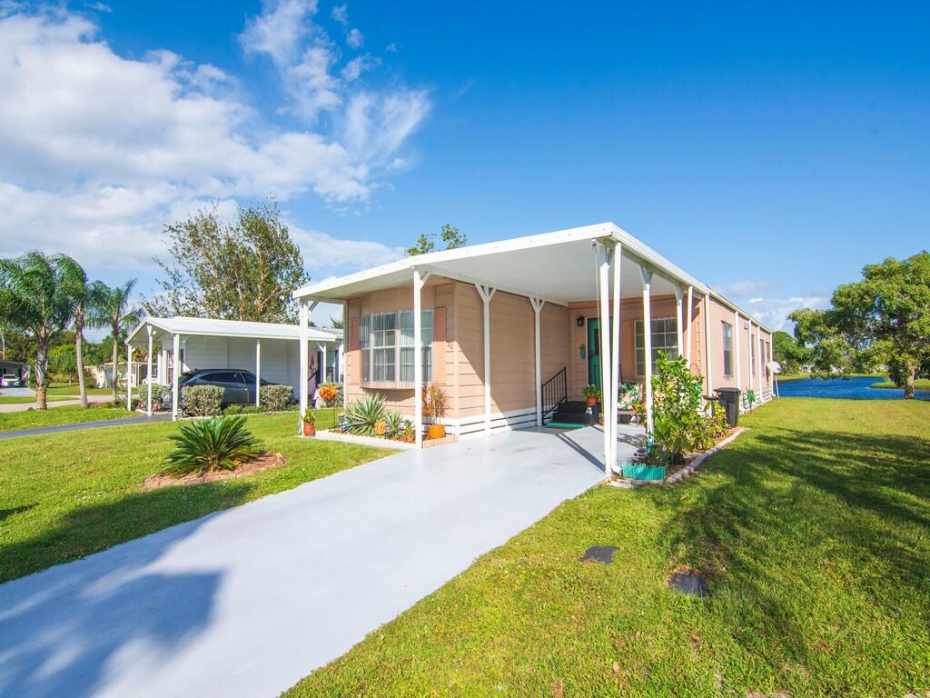 211 West Caribbean, Port St. Lucie