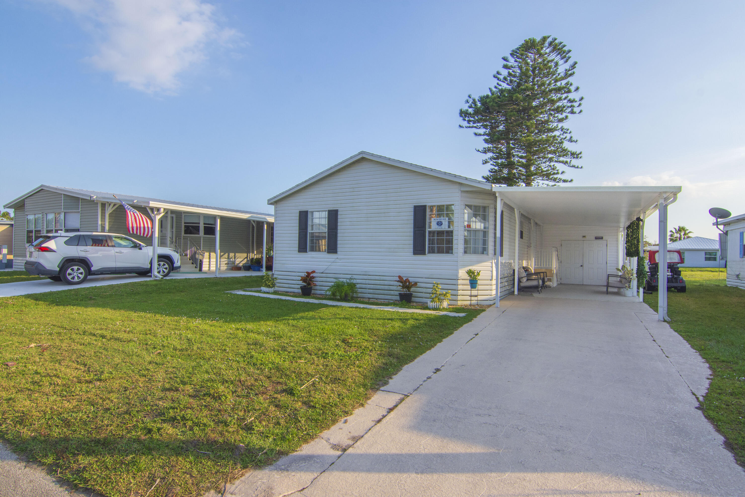 71 El Camino Real, Port St. Lucie