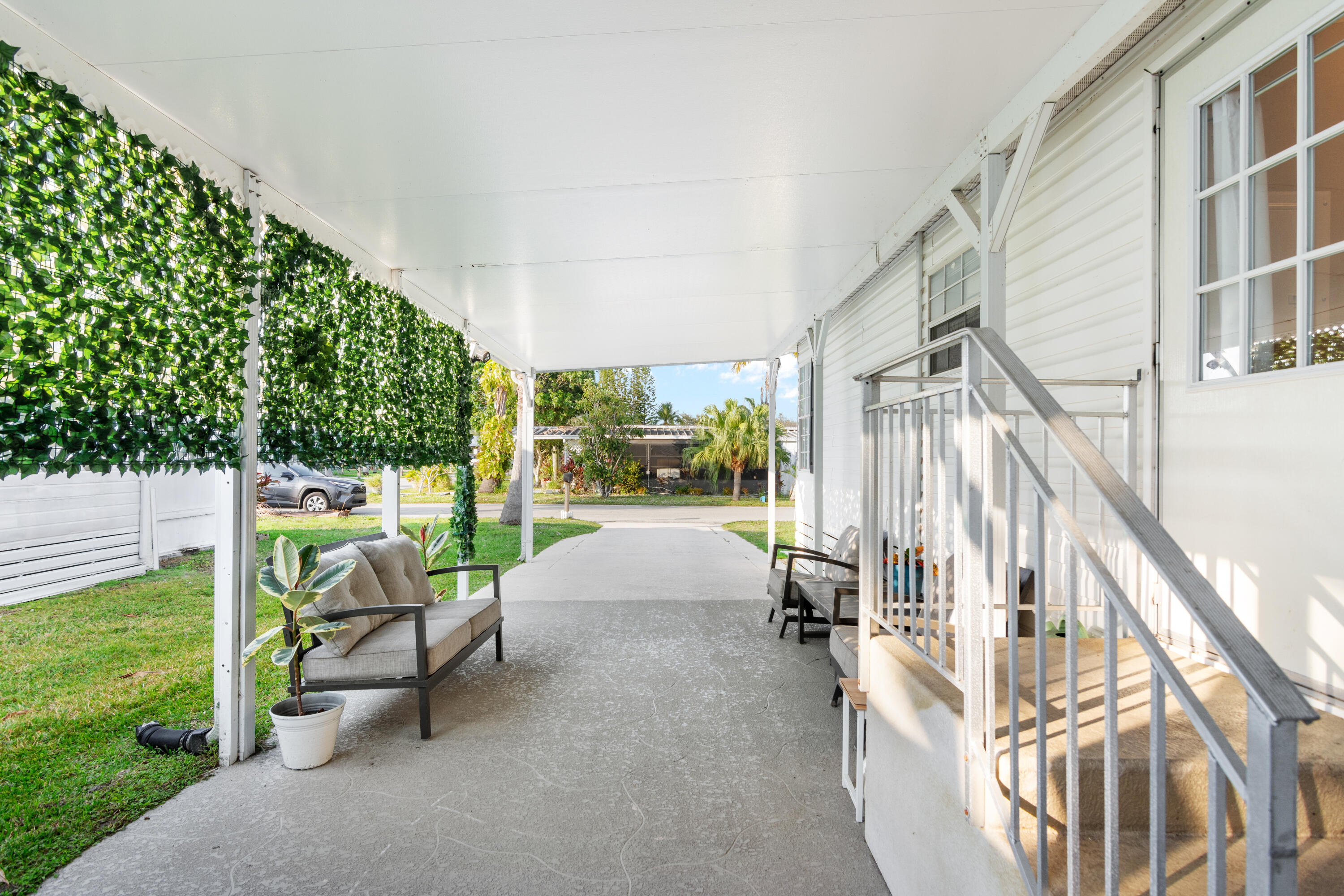 71 El Camino Real, Port St. Lucie