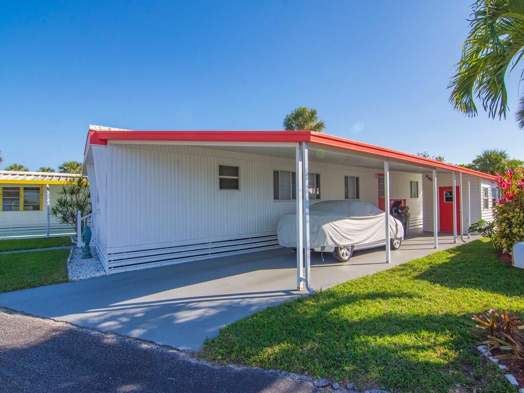 4743 NE Blue Heron Lane 7