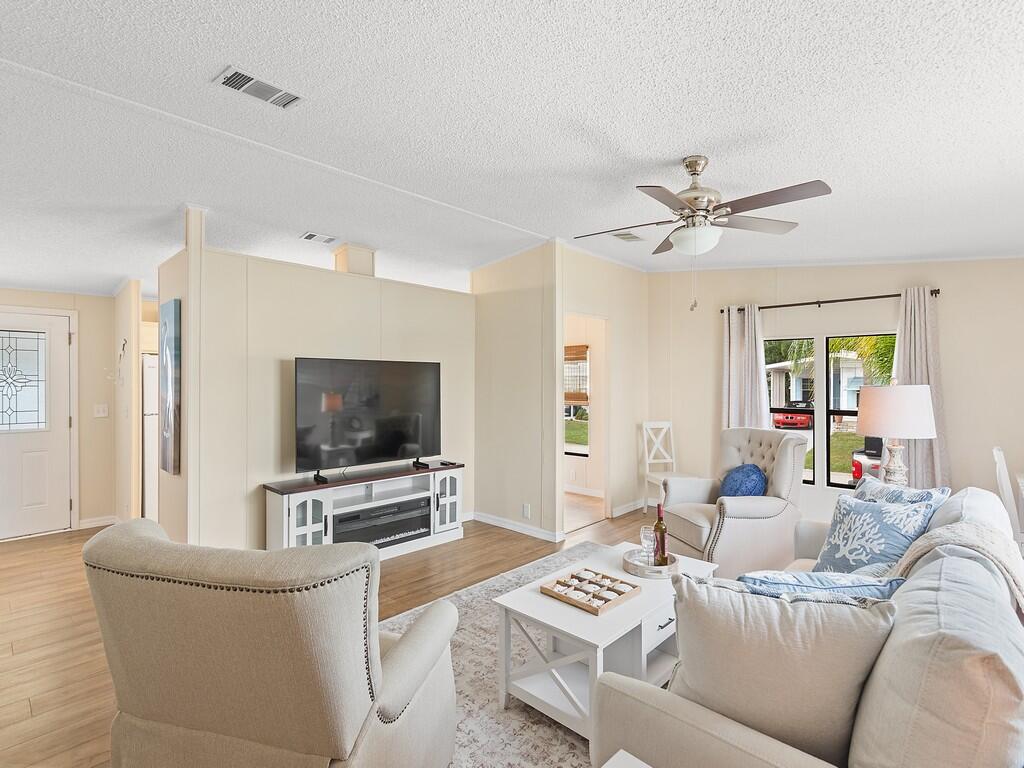 15 SE Iberian Lane, Port St. Lucie