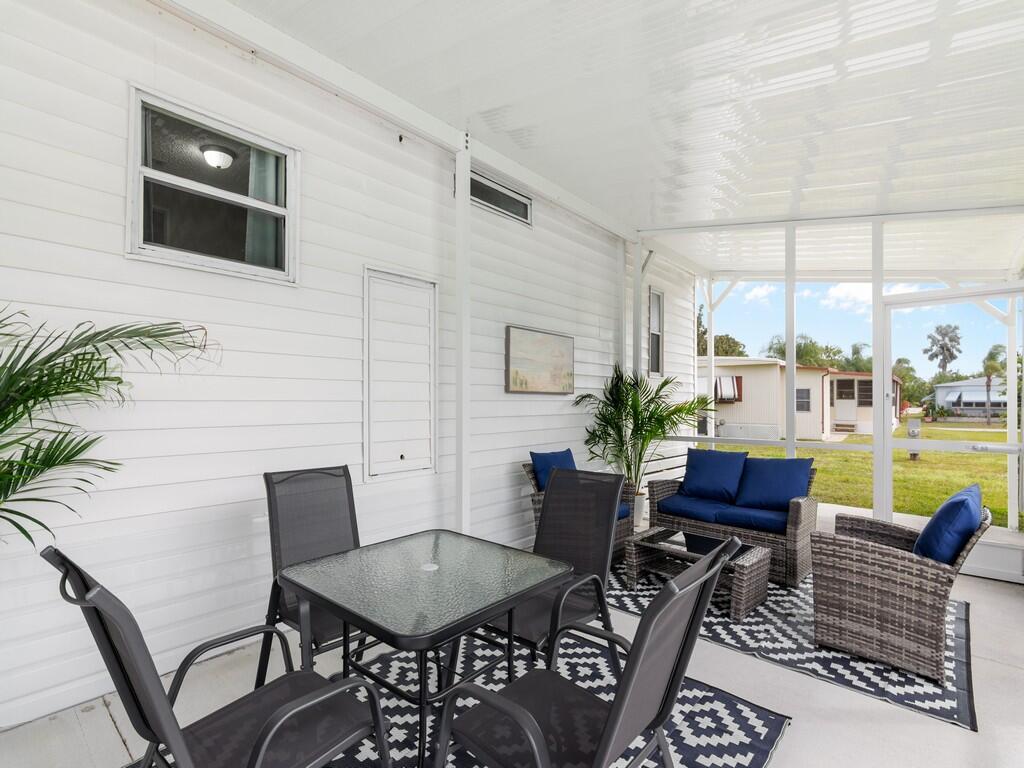 15 SE Iberian Lane, Port St. Lucie