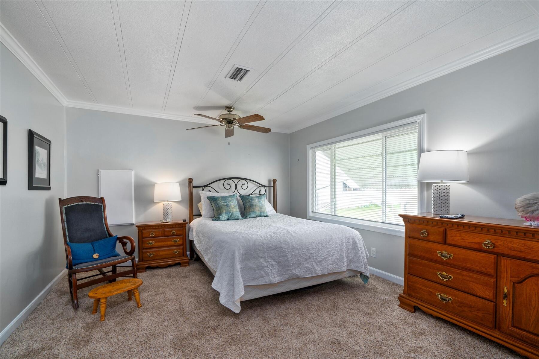 261 NE Cameo Way