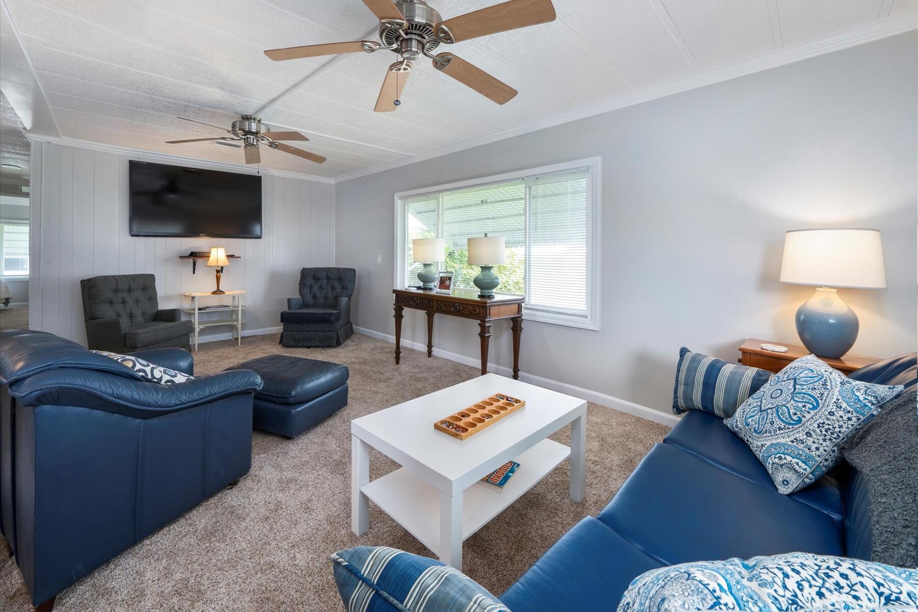 261 NE Cameo Way