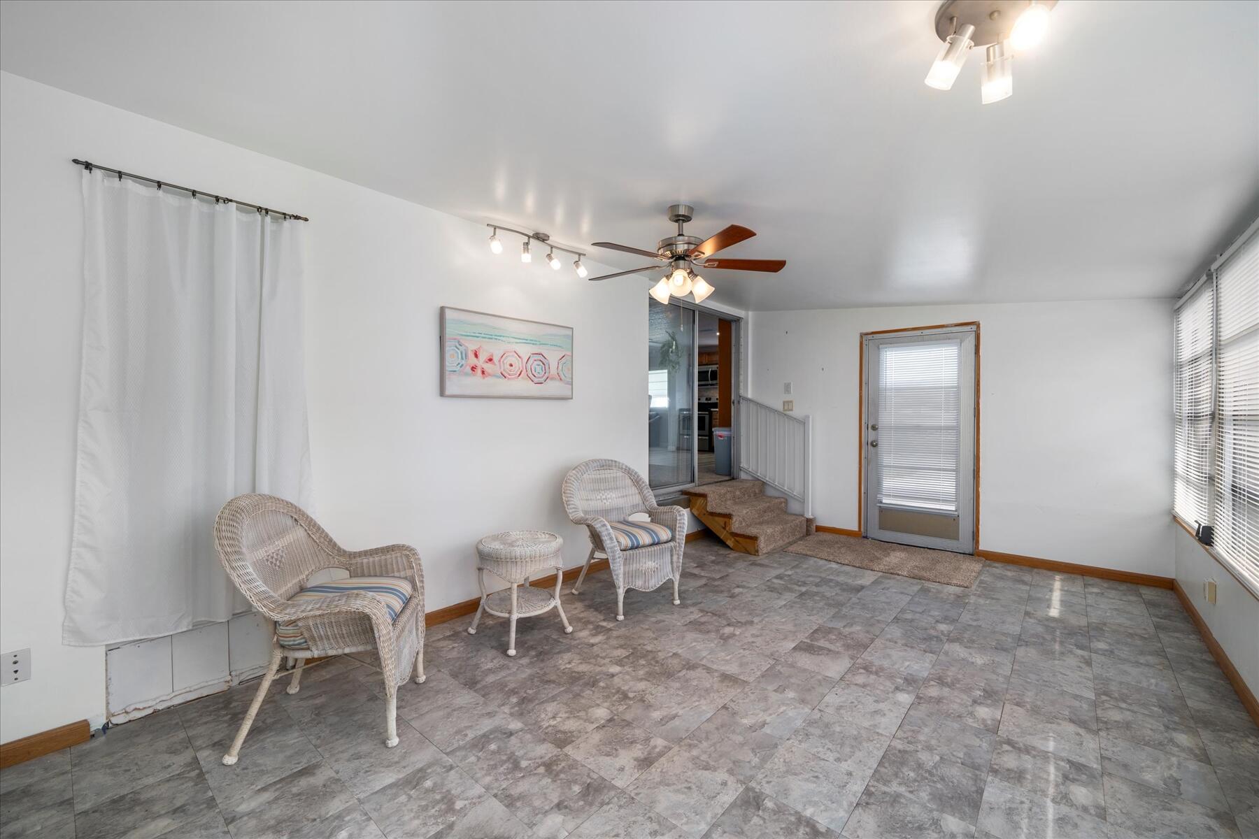 261 NE Cameo Way