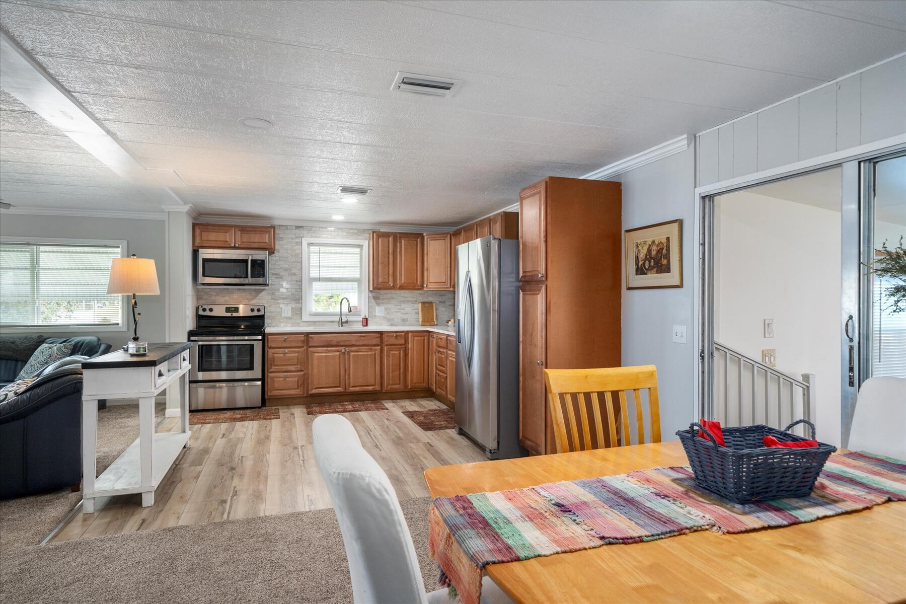 261 NE Cameo Way