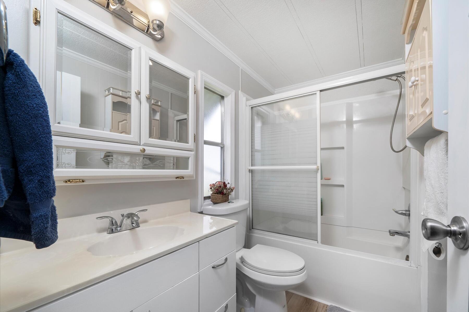 261 NE Cameo Way